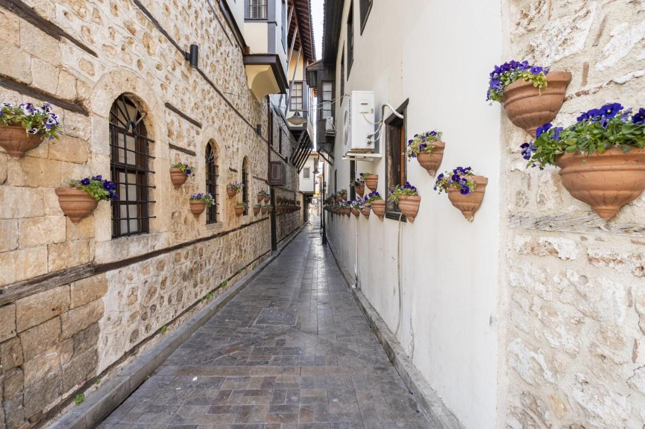 Charming Flat Near Hadrians Gate Antalya Exterior photo